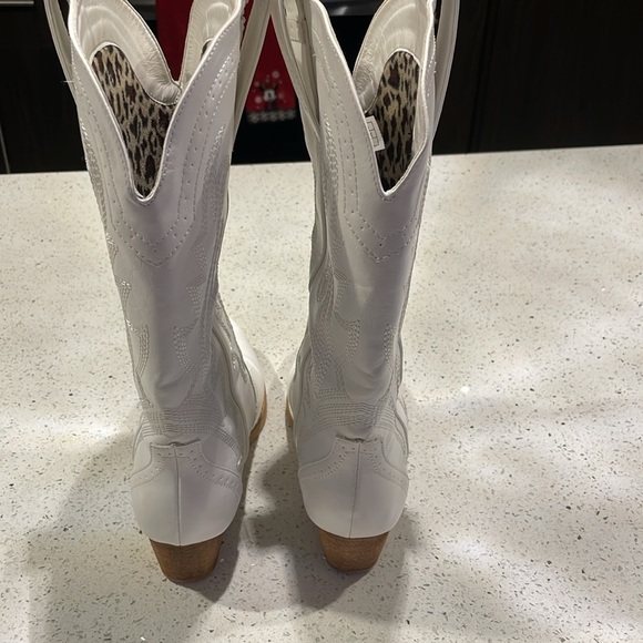 White Cowgirl Boots - Picture 5 of 5